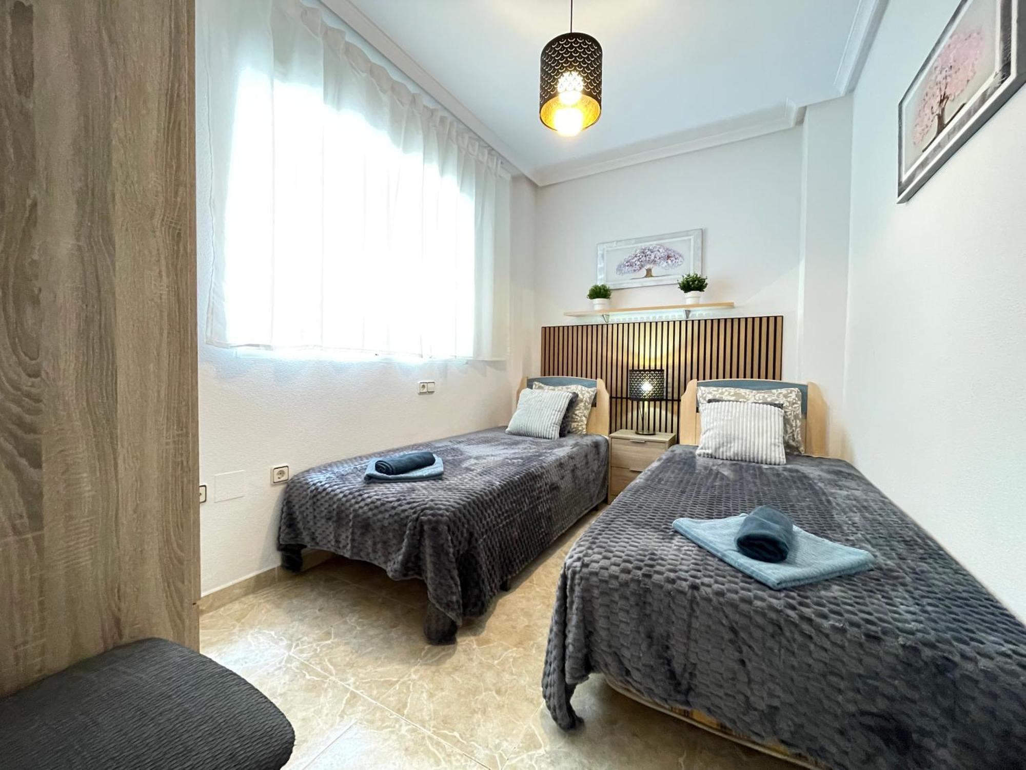 Superior La Playa! 3 Bedrooms! 2 Baths! Air Condition! Side Sea View! Torrevieja Bagian luar foto
